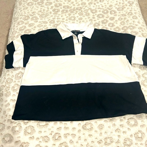 mm mm mm Tops - NWOT Women’s Size medium Waist Crop Length Polo